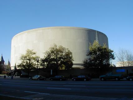 Hirshhorn Museum<br>Location: <a href="https://www.google.com/maps/search/?api=1&query=38.88745,-77.02246" target="_new">National Mall</a>